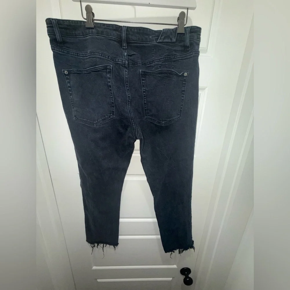 Ksubi. Chitch Dusk Black Raw Hem CroppedJeans. Size 36. 26 inseam.